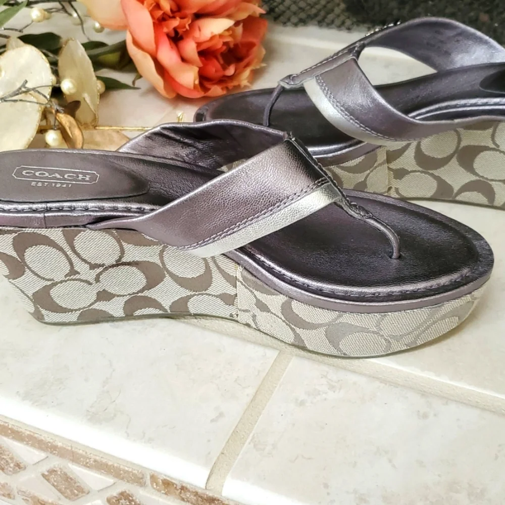 🌟❤ COACH Thong Sandals ❤🌟